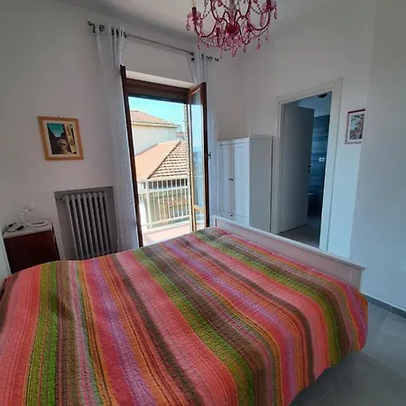 Centre 50m From The * Гроттамаре